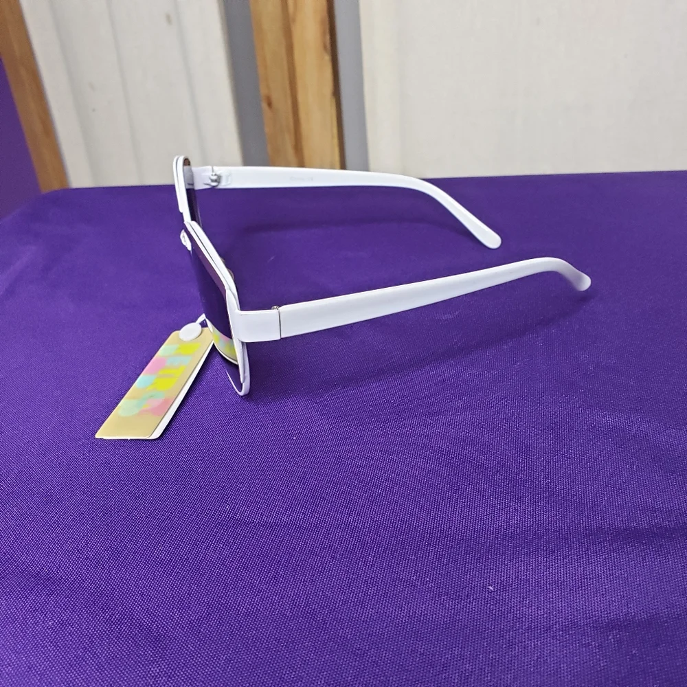 🏖 Rounded Cateye Sunglasses - Picture 3 of 4